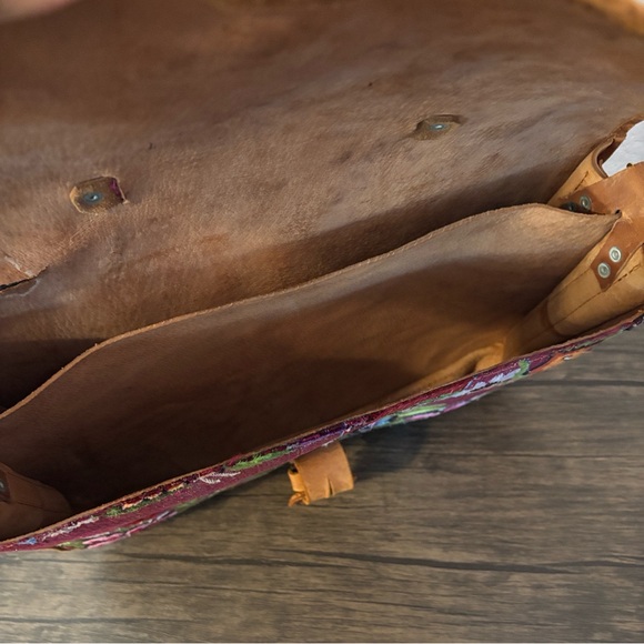 Floral Bag with buckle - Picture 6 of 7